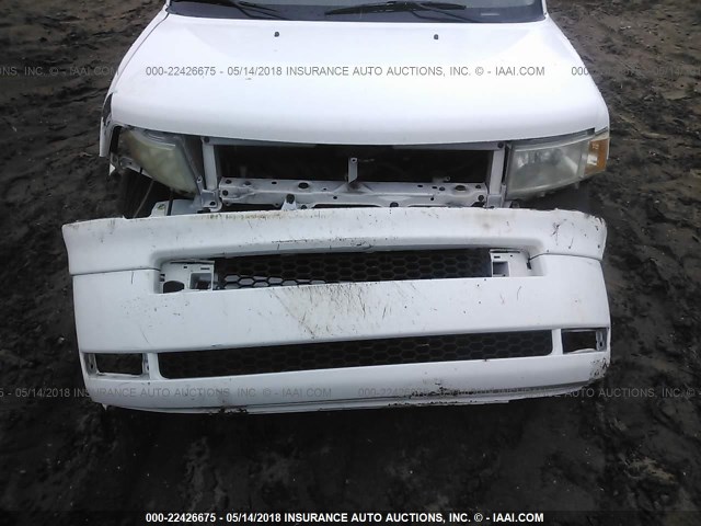JTLKT324350199526 - 2005 TOYOTA SCION XB WHITE photo 6