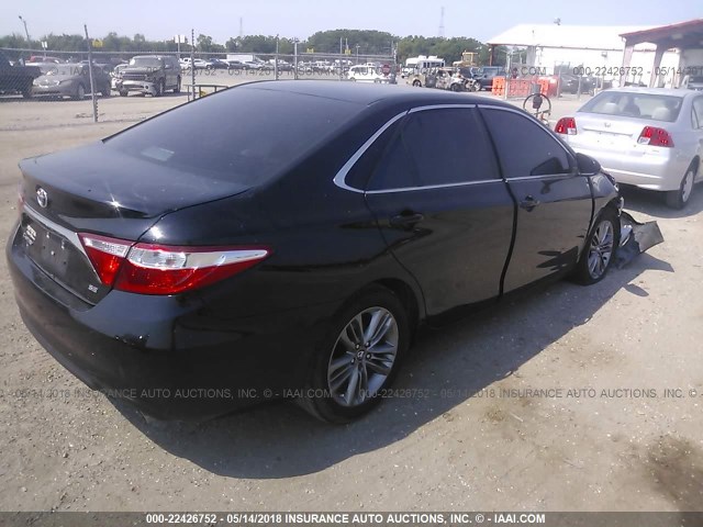 4T1BF1FK4GU567820 - 2016 TOYOTA CAMRY LE/XLE/SE/XSE BLACK photo 4