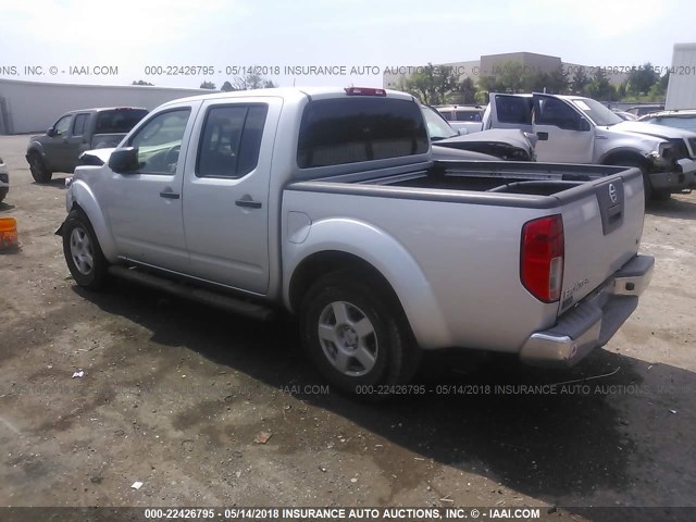 1N6AD07U68C451992 - 2008 NISSAN FRONTIER CREW CAB LE/SE/OFF ROAD SILVER photo 3