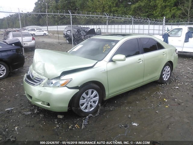 4T1BB46K17U028746 - 2007 TOYOTA CAMRY NEW GENERAT HYBRID GREEN photo 2