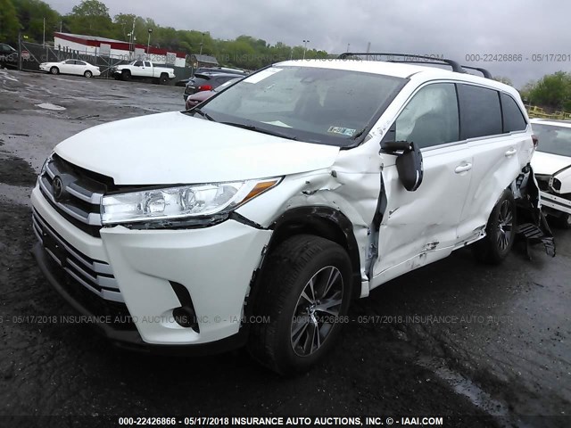 5TDBZRFH1JS851593 - 2018 TOYOTA HIGHLANDER LE/LE PLUS WHITE photo 2