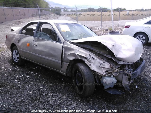 JT2BG22K910543596 - 2001 TOYOTA CAMRY CE/LE/XLE 金色 照片 1