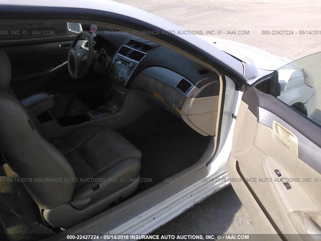 4T1CE30P57U760842 - 2007 TOYOTA CAMRY SOLARA SE/SLE თეთრი ფოტო 5