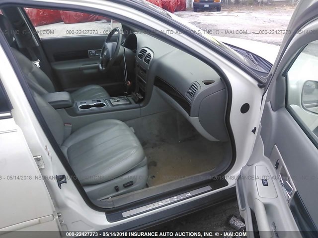1LNHM86S03Y664895 - 2003 LINCOLN LS 白色 照片 5