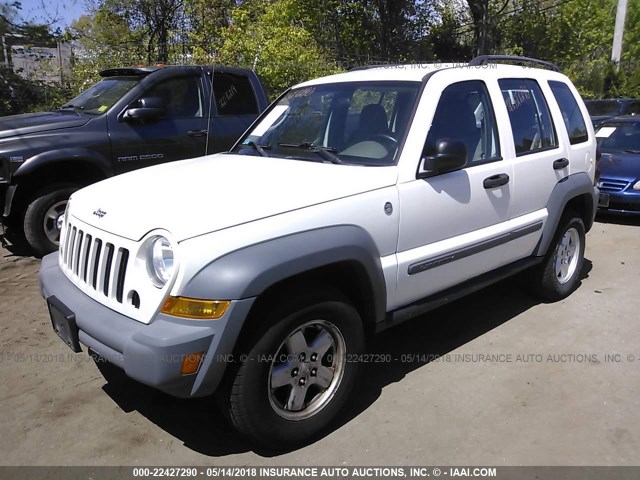 1J8GL48K55W705425 - 2005 JEEP LIBERTY SPORT 白色 照片 2