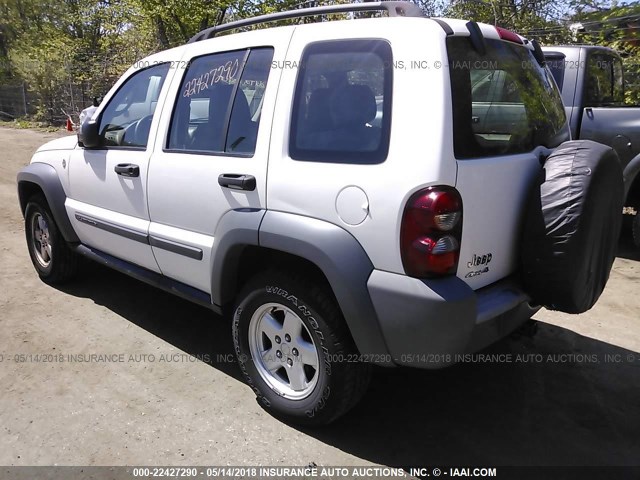 1J8GL48K55W705425 - 2005 JEEP LIBERTY SPORT 白色 照片 3