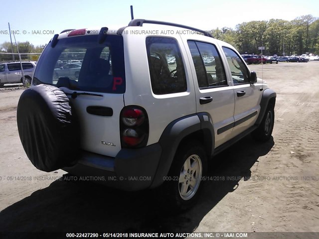 1J8GL48K55W705425 - 2005 JEEP LIBERTY SPORT WHITE photo 4