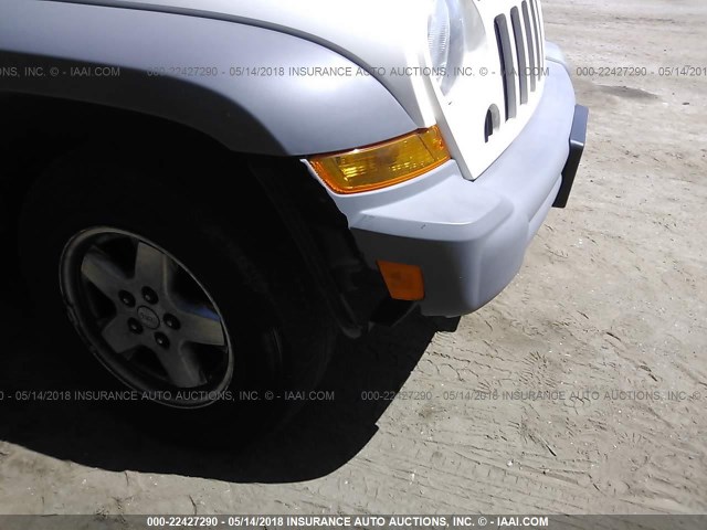 1J8GL48K55W705425 - 2005 JEEP LIBERTY SPORT 白色 照片 6