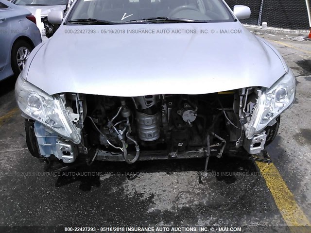 4T4BF3EK5BR175358 - 2011 TOYOTA CAMRY SE/LE/XLE SILVER photo 6