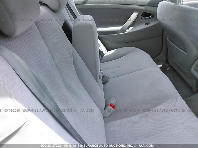 4T4BF3EK5BR175358 - 2011 TOYOTA CAMRY SE/LE/XLE SILVER photo 8