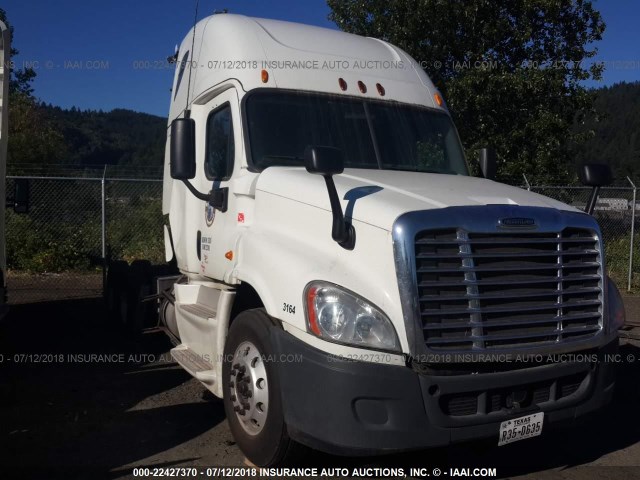 1FUJGLDR5DSBV4154 - 2013 FREIGHTLINER CASCADIA 125  WHITE photo 1