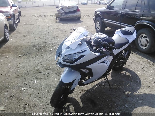 JKAEX8A14EA004796 - 2014 KAWASAKI EX300 A WHITE photo 2