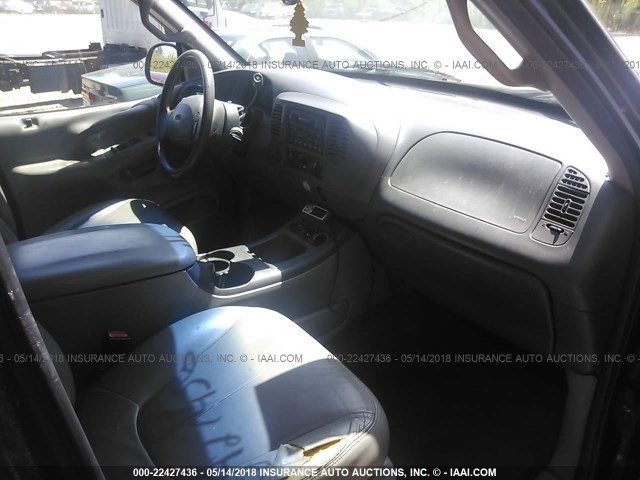 1FMRU16W42LA93583 - 2002 FORD EXPEDITION XLT 黑色 照片 5