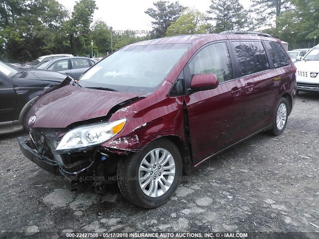 5TDYK3DC9DS369705 - 2013 TOYOTA SIENNA XLE/LIMITED RED photo 2