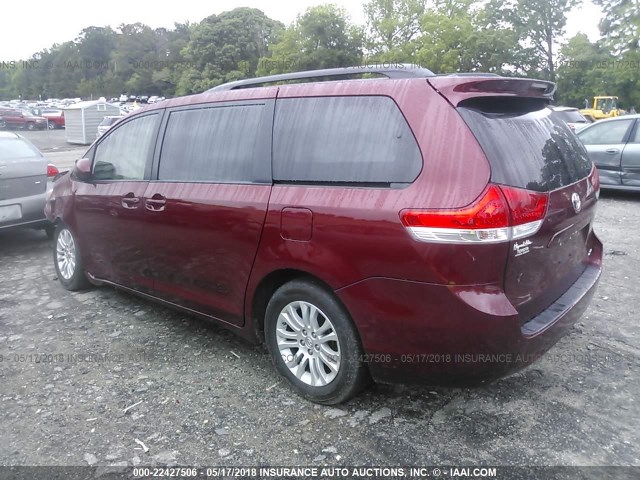 5TDYK3DC9DS369705 - 2013 TOYOTA SIENNA XLE/LIMITED RED photo 3