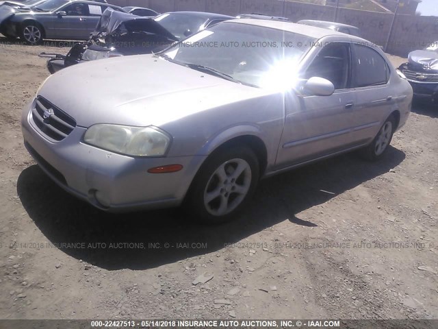 JN1CA31D8YT540495 - 2000 NISSAN MAXIMA GLE/GXE/SE SILVER photo 2