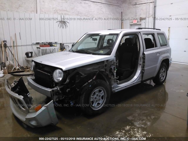 1J4FF28B59D121228 - 2009 JEEP PATRIOT SPORT SILVER photo 2