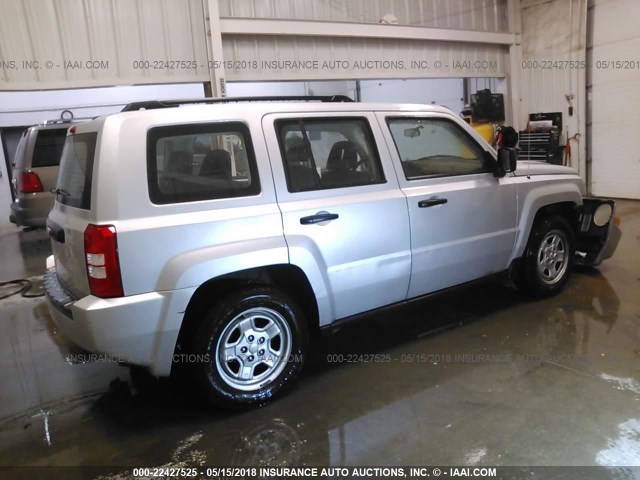 1J4FF28B59D121228 - 2009 JEEP PATRIOT SPORT SILVER photo 4