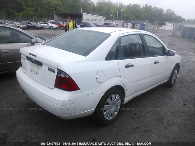 1FAFP34N77W119495 - 2007 FORD FOCUS ZX4/S/SE/SES 白色 照片 4