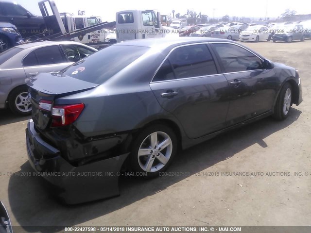 4T1BF1FK2EU431862 - 2014 TOYOTA CAMRY L/SE/LE/XLE Boz foto 4
