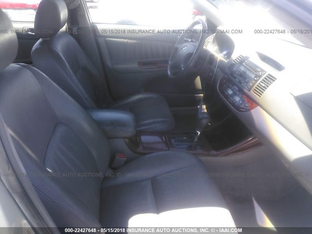 4T1BE30K93U240377 - 2003 TOYOTA CAMRY LE/XLE/SE ვერცხლისფერი ფოტო 5