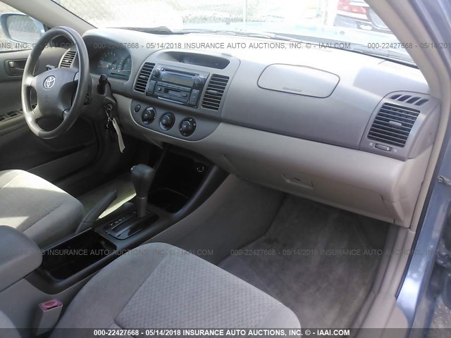 4T1BE32K93U178380 - 2003 TOYOTA CAMRY LE/XLE/SE BLUE photo 5