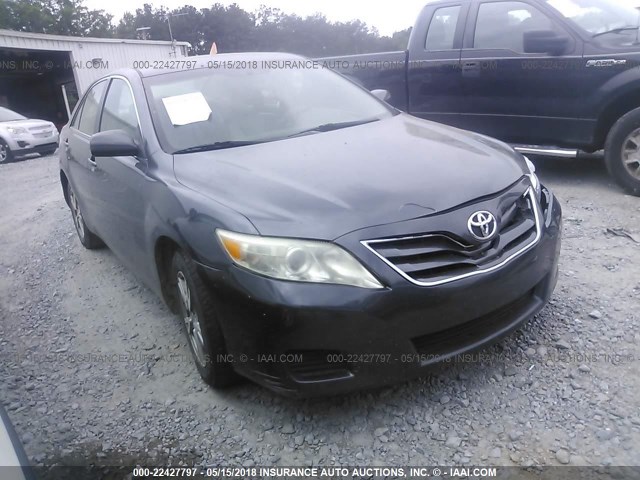 4T1BF3EK3AU040646 - 2010 TOYOTA CAMRY SE/LE/XLE GRAY photo 1
