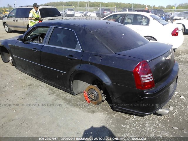 2C3KA73W56H496923 - 2006 CHRYSLER 300C SRT-8 BLACK photo 3