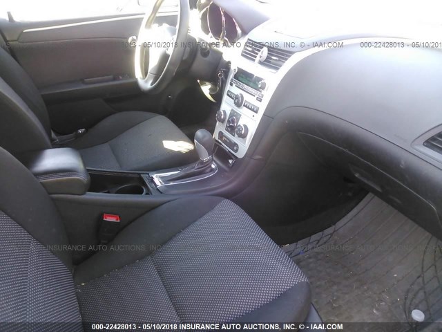 1G1ZC5EB2AF108133 - 2010 CHEVROLET MALIBU 1LT 银色 照片 5