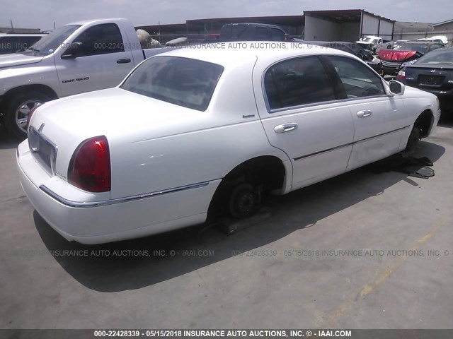 1LNHM81V66Y643863 - 2006 LINCOLN TOWN CAR SIGNATURE WHITE photo 4