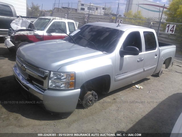 3GCRCSE02AG172580 - 2010 CHEVROLET SILVERADO C1500 LT SILVER photo 2