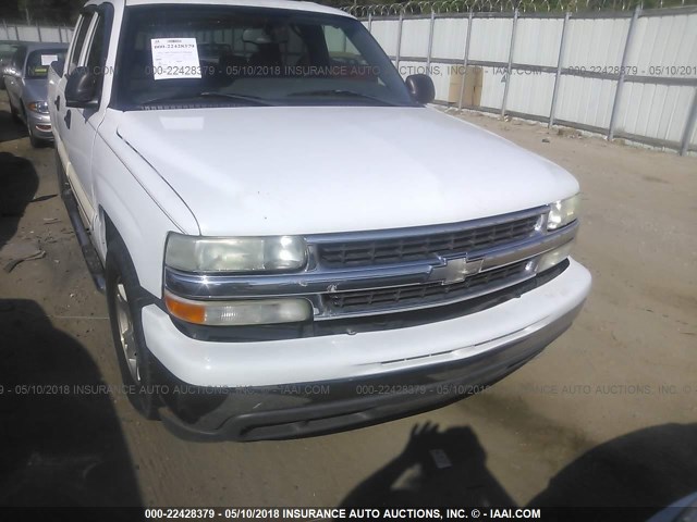 2GCEC13V861275638 - 2006 CHEVROLET SILVERADO C1500 WHITE photo 6