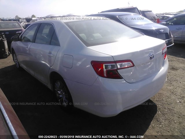 4T1BD1FK8EU098766 - 2014 TOYOTA CAMRY HYBRID/LE/XLE 白色 照片 3