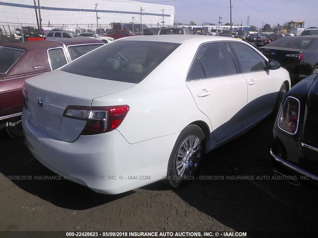 4T1BD1FK8EU098766 - 2014 TOYOTA CAMRY HYBRID/LE/XLE 白色 照片 4