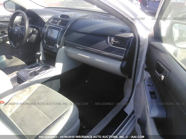 4T1BD1FK8EU098766 - 2014 TOYOTA CAMRY HYBRID/LE/XLE 白色 照片 5