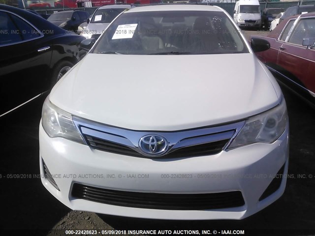4T1BD1FK8EU098766 - 2014 TOYOTA CAMRY HYBRID/LE/XLE 白色 照片 6