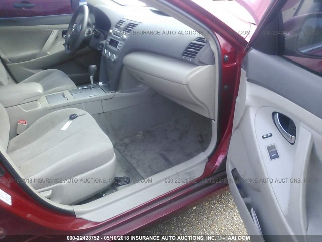 4T4BF3EK7AR010751 - 2010 TOYOTA CAMRY SE/LE/XLE RED photo 5