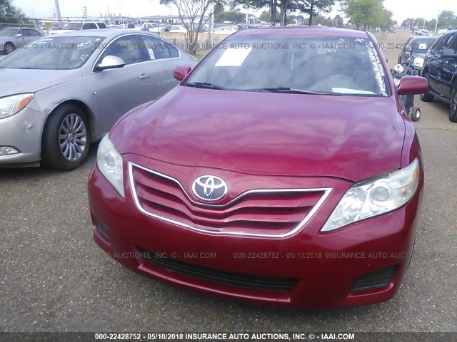 4T4BF3EK7AR010751 - 2010 TOYOTA CAMRY SE/LE/XLE RED photo 6