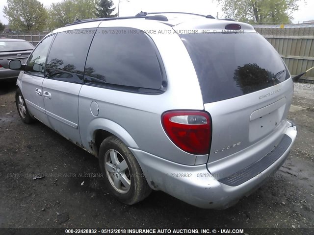 2D4GP44L15R154318 - 2005 DODGE GRAND CARAVAN SXT SILVER photo 3