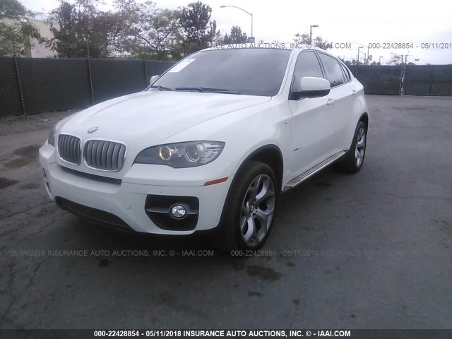 5UXFG2C52BLX06976 - 2011 BMW X6 XDRIVE35I WHITE photo 2