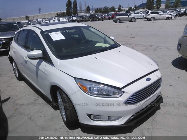 1FADP3N28HL268111 - 2017 FORD FOCUS TITANIUM WHITE photo 1