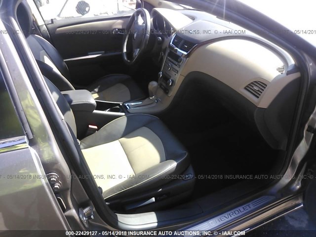 1G1ZE5E73BF314410 - 2011 CHEVROLET MALIBU LTZ 灰色 照片 5