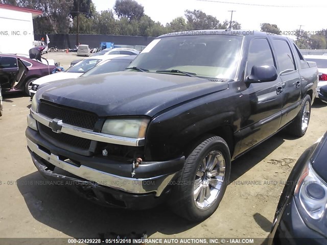 3GNEC12Z65G130129 - 2005 CHEVROLET AVALANCHE C1500 BLACK photo 2