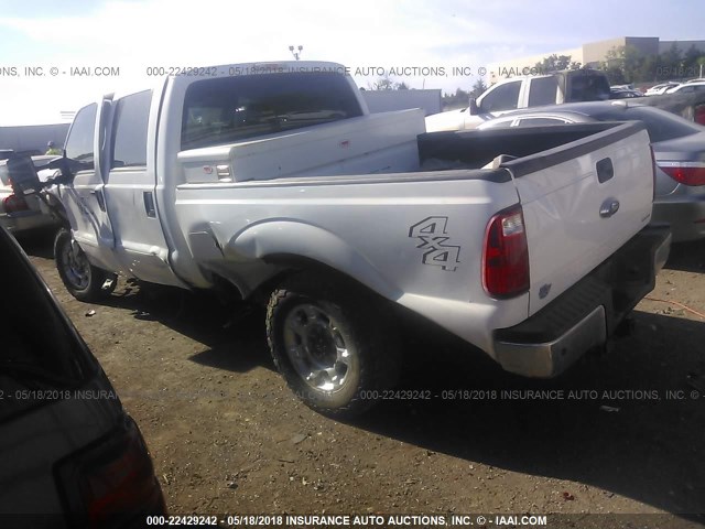 1FT7W2B65FEB15490 - 2015 FORD F250 4X4 CREWCAB SUPER DUTY WHITE photo 3