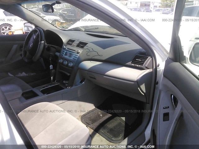 4T1BE46K98U785743 - 2008 TOYOTA CAMRY CE/LE/XLE/SE WHITE photo 5