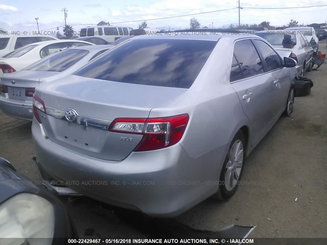 4T1BK1FK8CU515371 - 2012 TOYOTA CAMRY SE/XLE SILVER photo 4