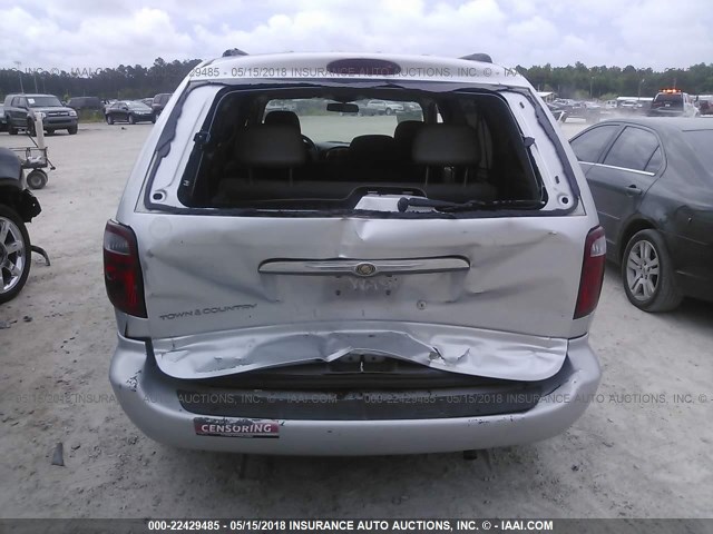 1A4GP45R26B733098 - 2006 CHRYSLER TOWN & COUNTRY  SILVER photo 6