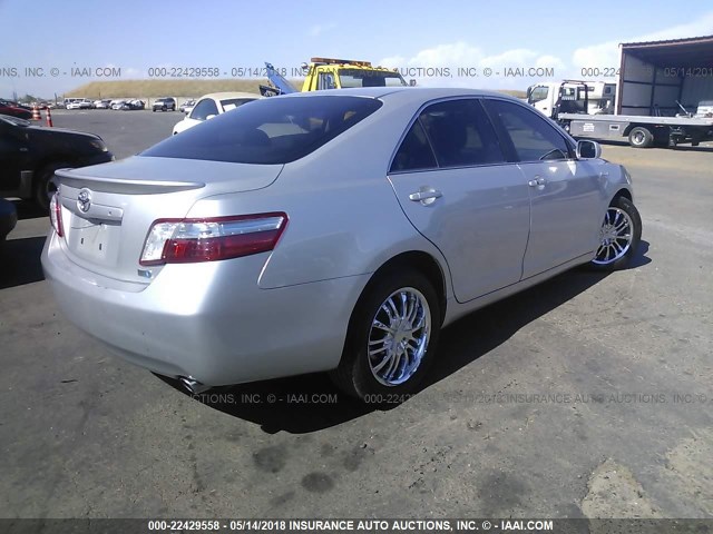 4T1BB46K98U046834 - 2008 TOYOTA CAMRY HYBRID SILVER photo 4