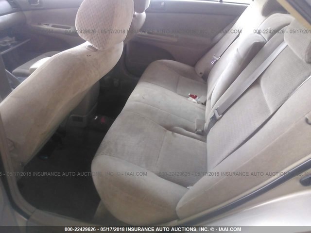 4T1BE32K72U547462 - 2002 TOYOTA CAMRY LE/XLE/SE ოქროსფერი ფოტო 8