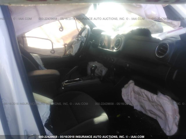 3TMAZ5CN1GM001695 - 2016 TOYOTA TACOMA DBL CAB/SR5/TRD SPORT/OR WHITE photo 5